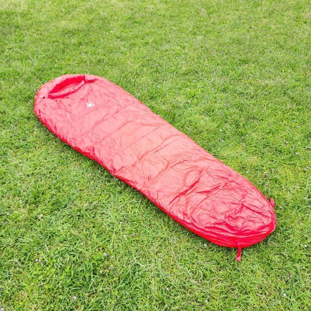 ★SALE★　高級ダウン使用　マミー型　寝袋 ダウンシュラフ　700g　レッド
