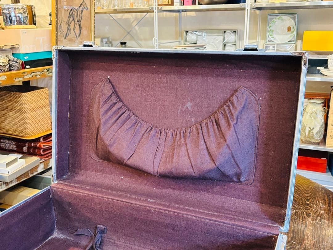 ヴィンテージ トランク 金属製 取手も金属 シルバー アタッシュケース