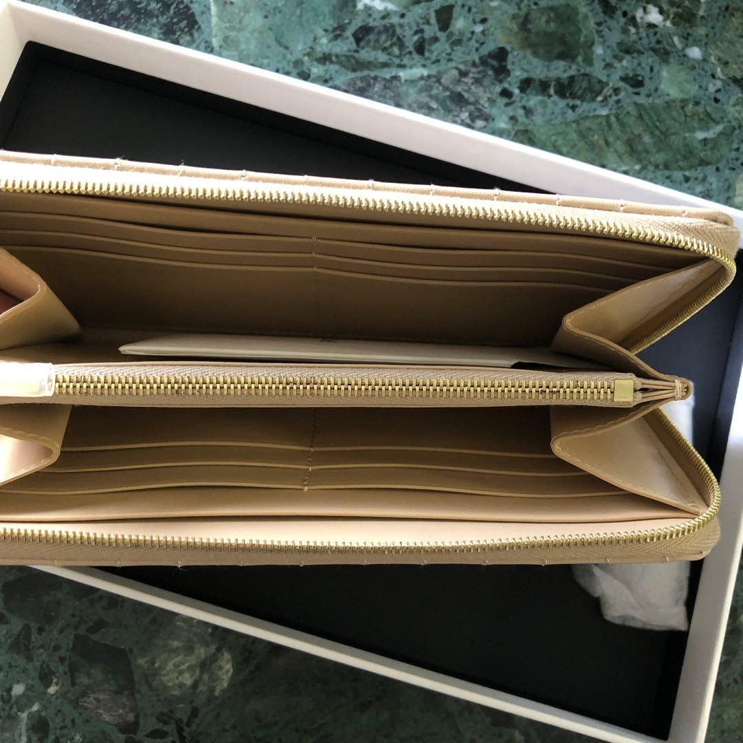 ☆CELINE☆ラージジップウォレット・キルティングレザー長財布・Cチャーム☆