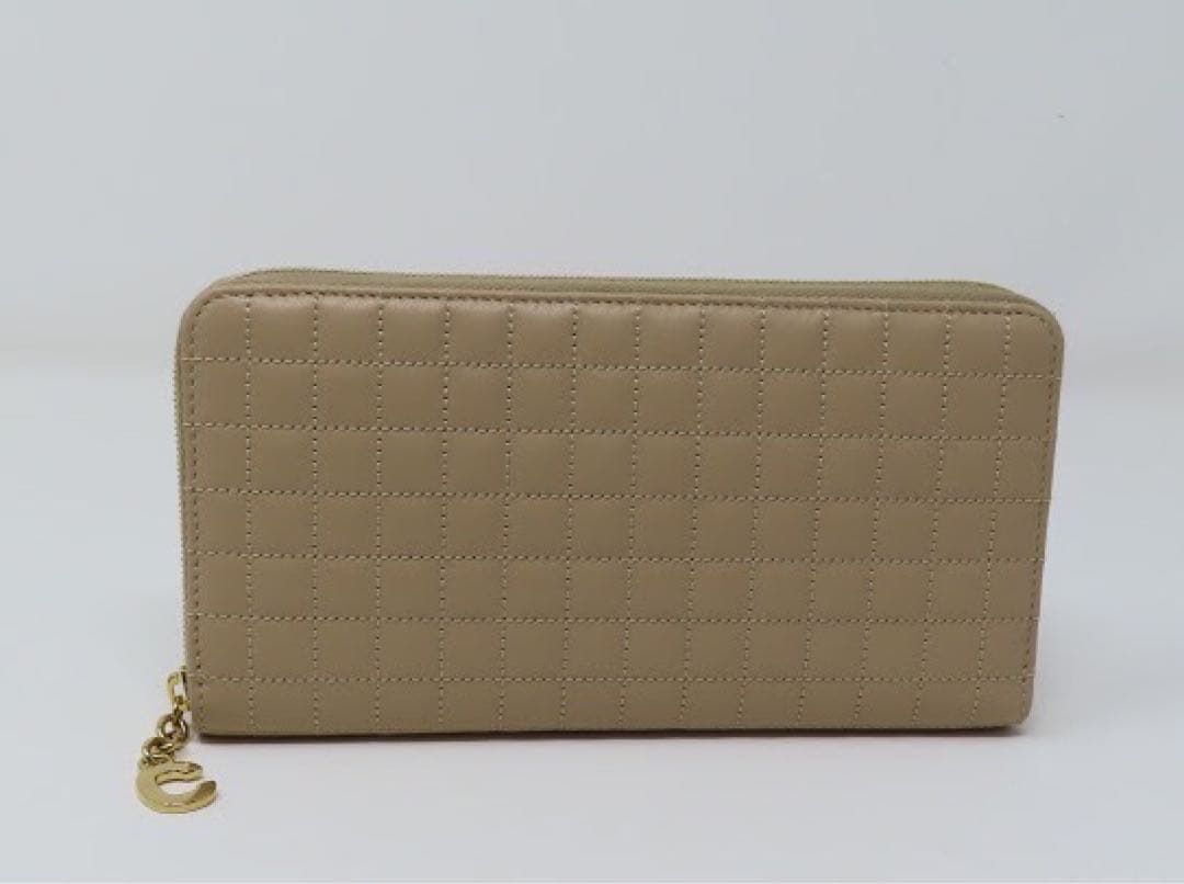 ☆CELINE☆ラージジップウォレット・キルティングレザー長財布・Cチャーム☆
