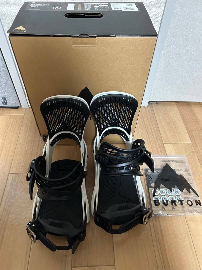 ウィメンズ Burton エスカペイド　Re:Flex バインディング　M