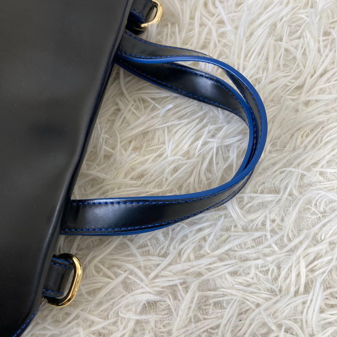 LANVIN✨レザー　リュック ゴールド金具　自立　ターンロック　ブランドロゴ