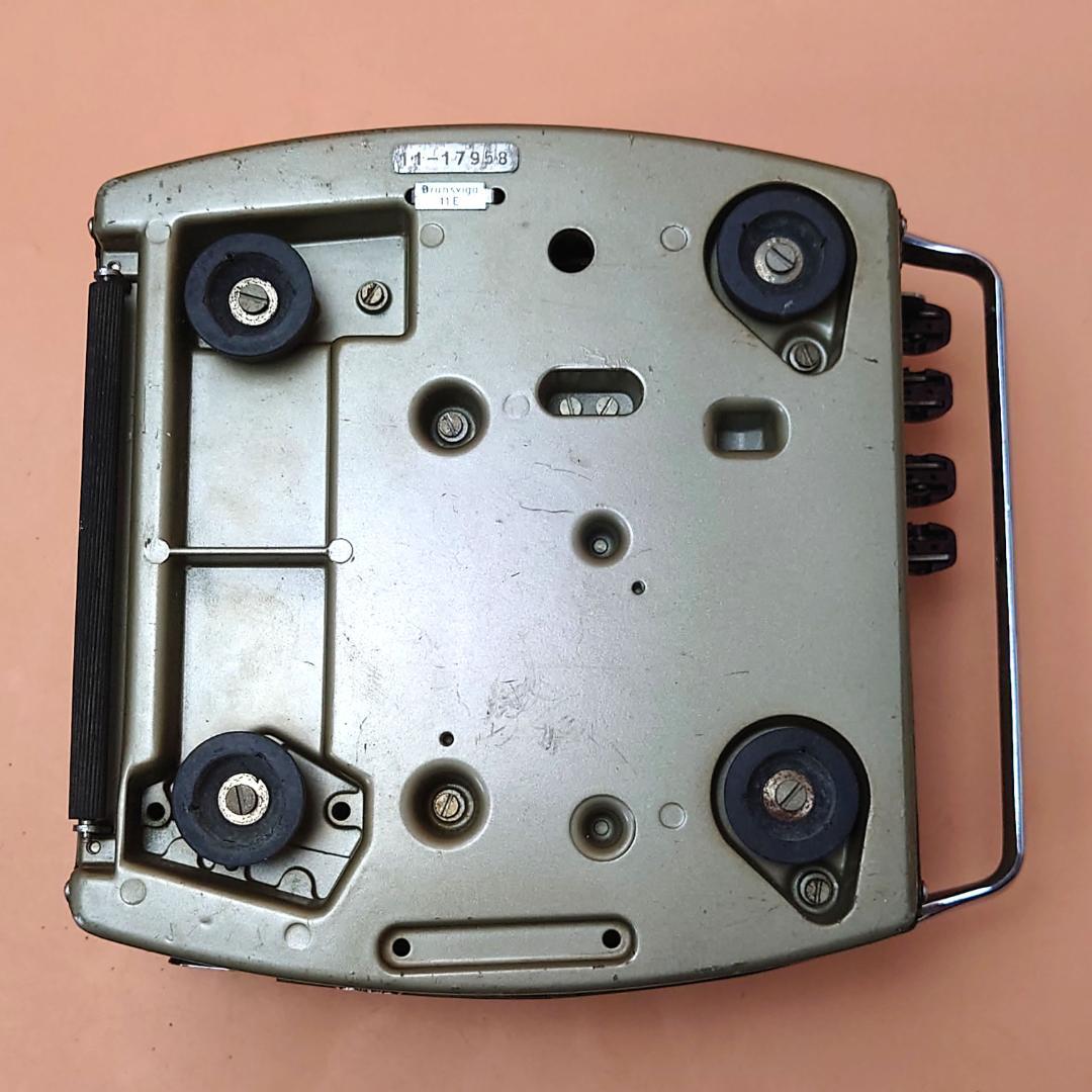 【動作未確認】 brunsviga 11E 電動計算機 レトロ ジャンク扱いで