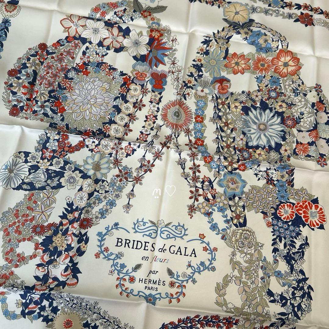 HERMESエルメス　カレ90　ブリッドドゥガラアンフルール　シルクスカーフ花柄