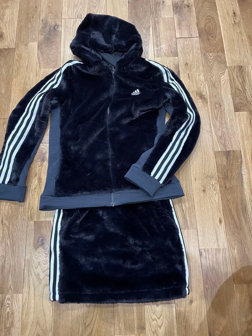 adidas ゴルフウエアセットアップ　ベロア素材 黒M