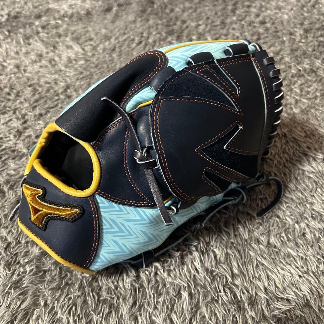 ■新品■ 　ミズノプロ　軟式用　投手用　右投げ　1AJGR29101