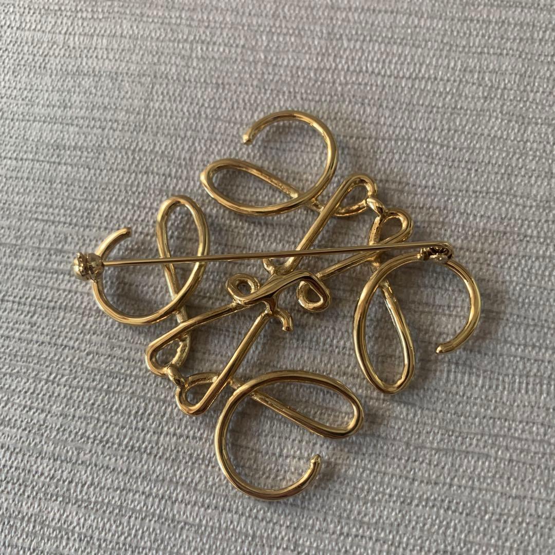 LOEWE ロエベ ブローチ - メルカリ