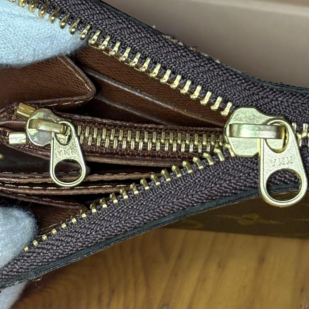 ルイヴィトン　モノグラム　ジッピーウォレット　M60017