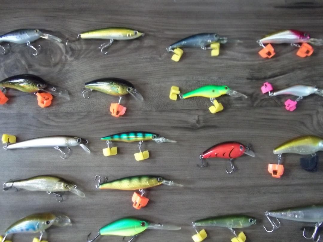 バス釣り　ルアーセット　2段式　タックルボックス一式