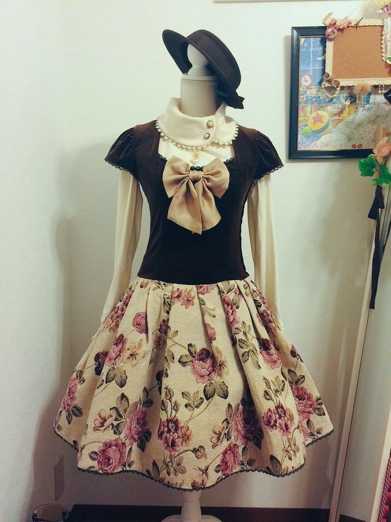 メルシュシュティルフォルク ベロアワンピース Victorian maiden