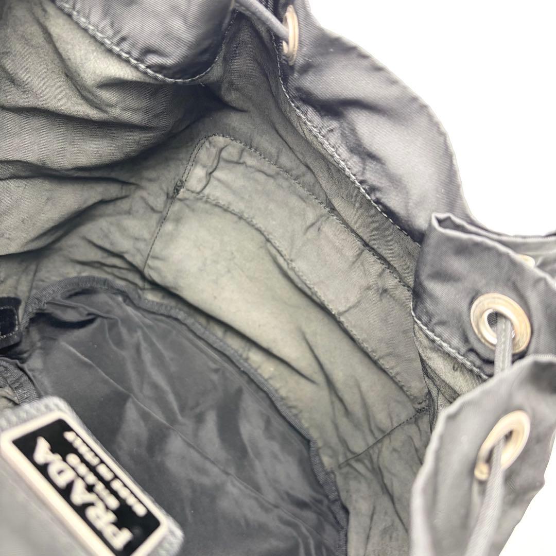 PRADA プラダ　ナイロンミニリュック　三角ロゴプレート