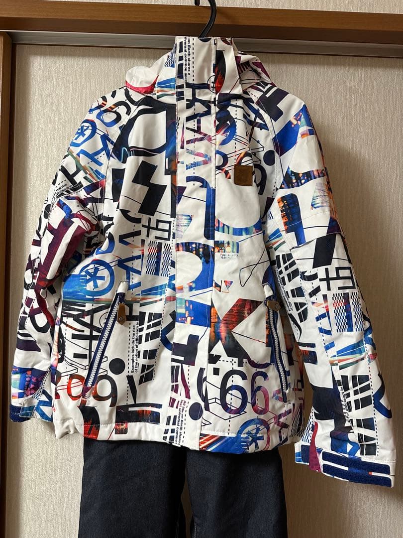 セット売り】スノーボードウェア➕手袋（125㎝〜145㎝くらいまで使え