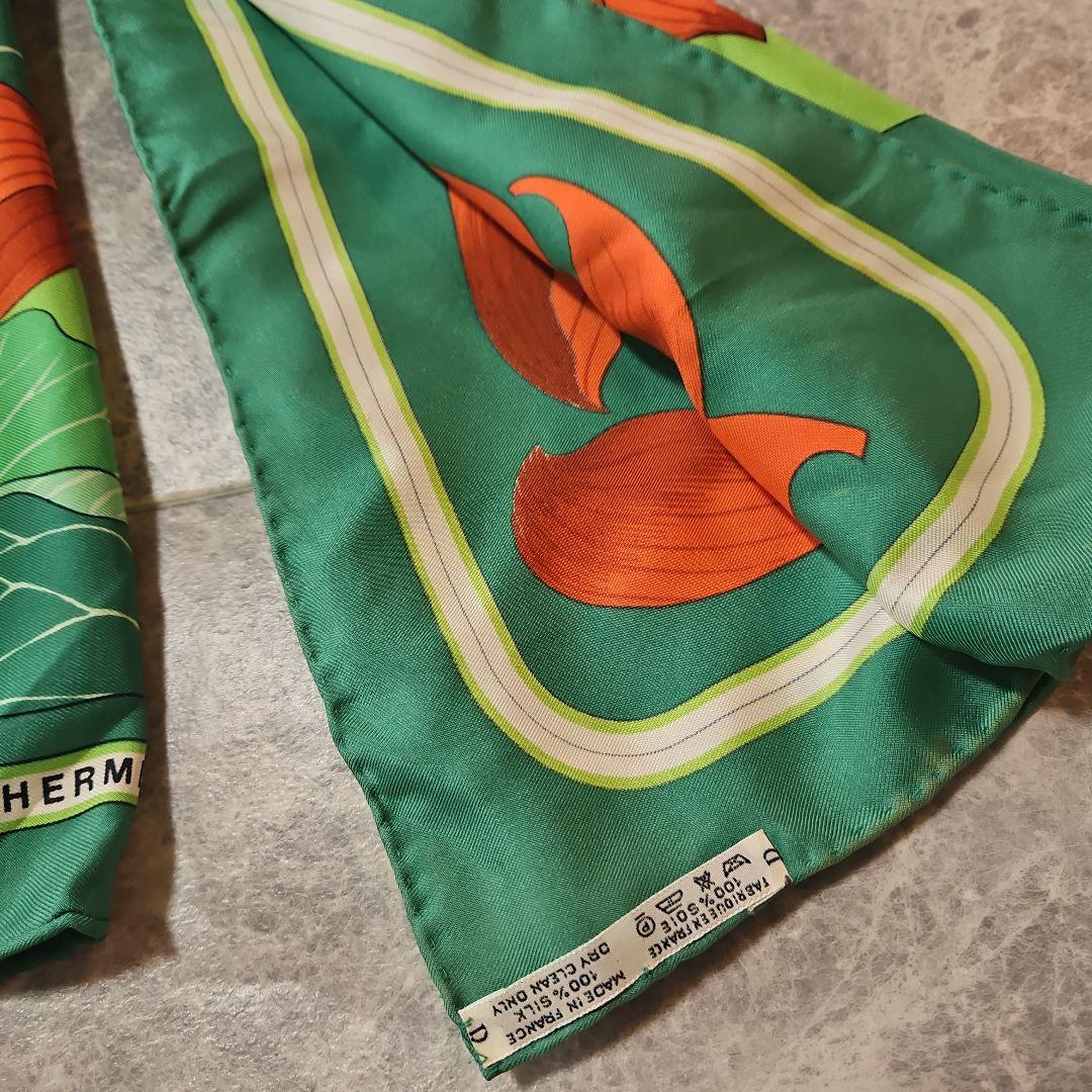 HERMÉS カレ90 FLEURS DE LOTUS スカーフ