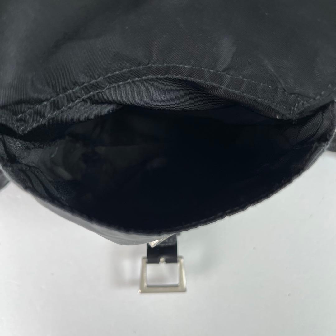 極美品 プラダ リュック 巾着 三角ロゴプレート ナイロン レザー ブラック