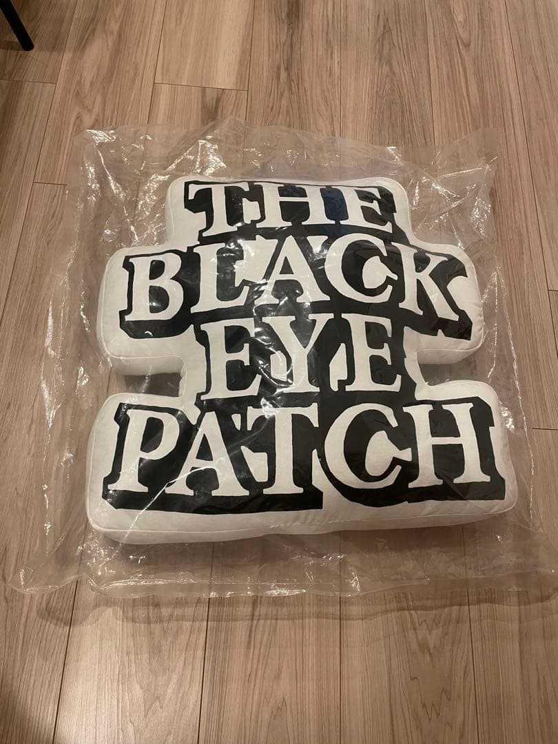 black eye patch ブラックアイパッチ クッション インテリア - メルカリ