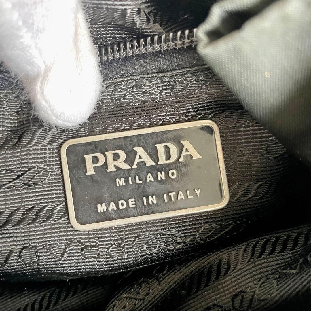 プラダ リュック 巾着 ナイロン カーキー 三角ロゴ