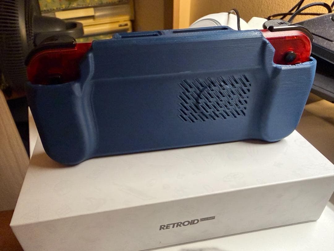 Retroid Pocket 4 Pro レッド＋ケース付 ( 即日発送 )