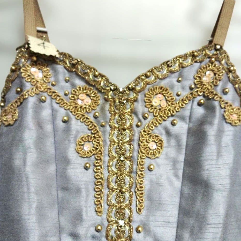 バレエ　グレー　チュチュ120cm台 4着まとめ　袖、冠ネックレス付 No1