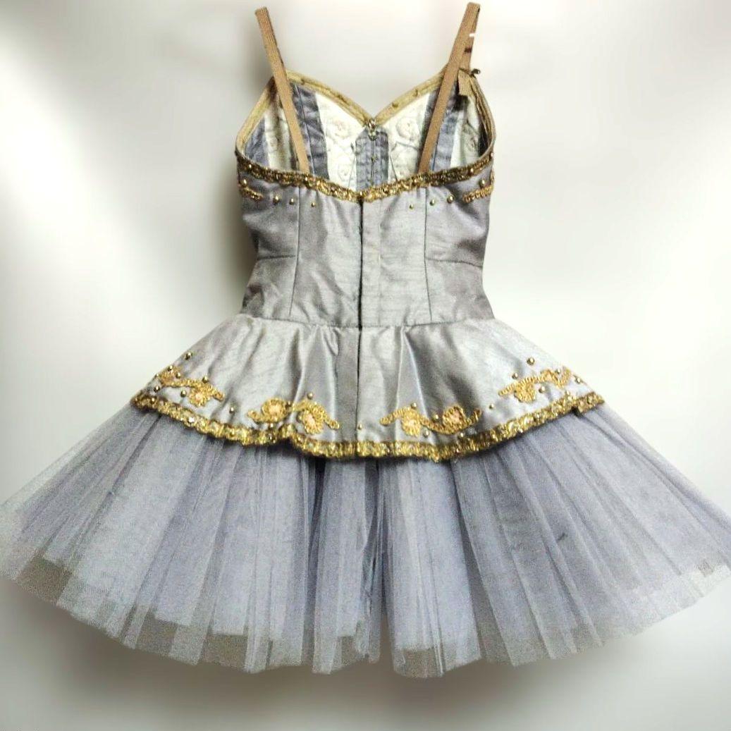 バレエ　グレー　チュチュ120cm台 4着まとめ　袖、冠ネックレス付 No1