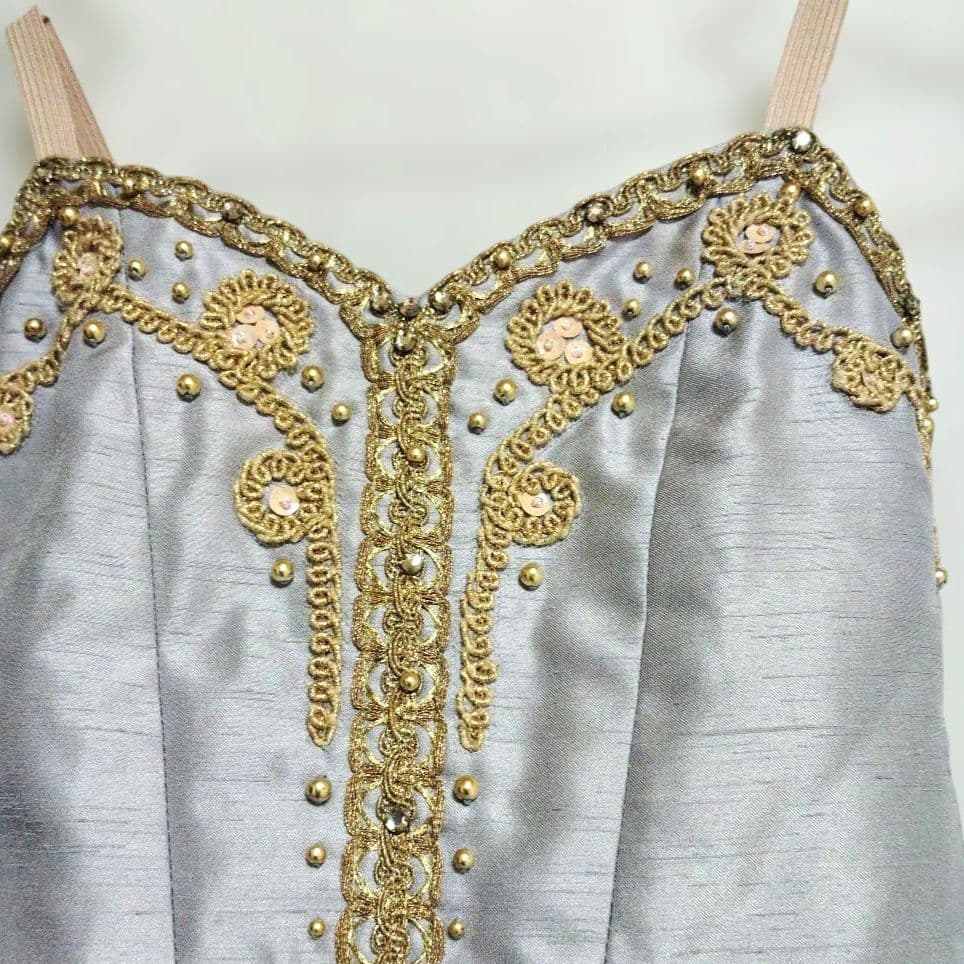 バレエ　グレー　チュチュ120cm台 4着まとめ　袖、冠ネックレス付 No1