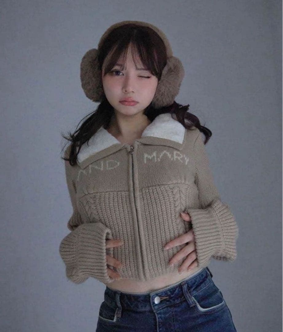 andmary Mary logo zip tops ニット - メルカリ