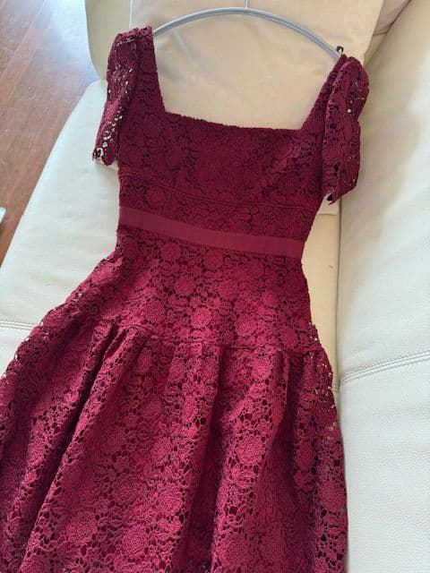 セルフポートレイト　ボルドー　ワインカラー　レース　半袖　フレアー　ワンピース