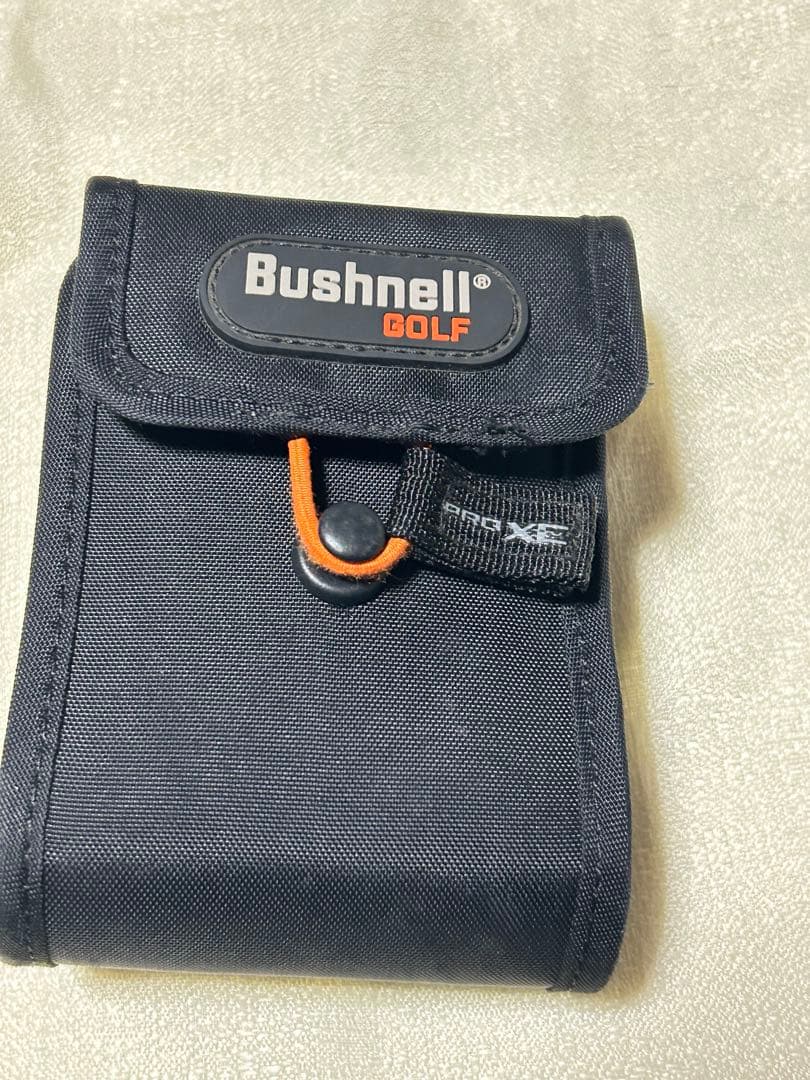 Bushnell PRO XE ゴルフ用距離計 (ケース付き）
