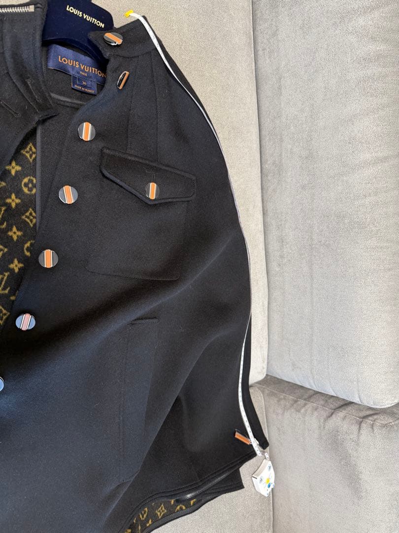 新品未使用 LOUIS VUITTONケープコート