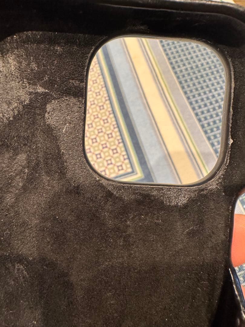 ディオールブラック キルティング iPhoneケース チャーム付き