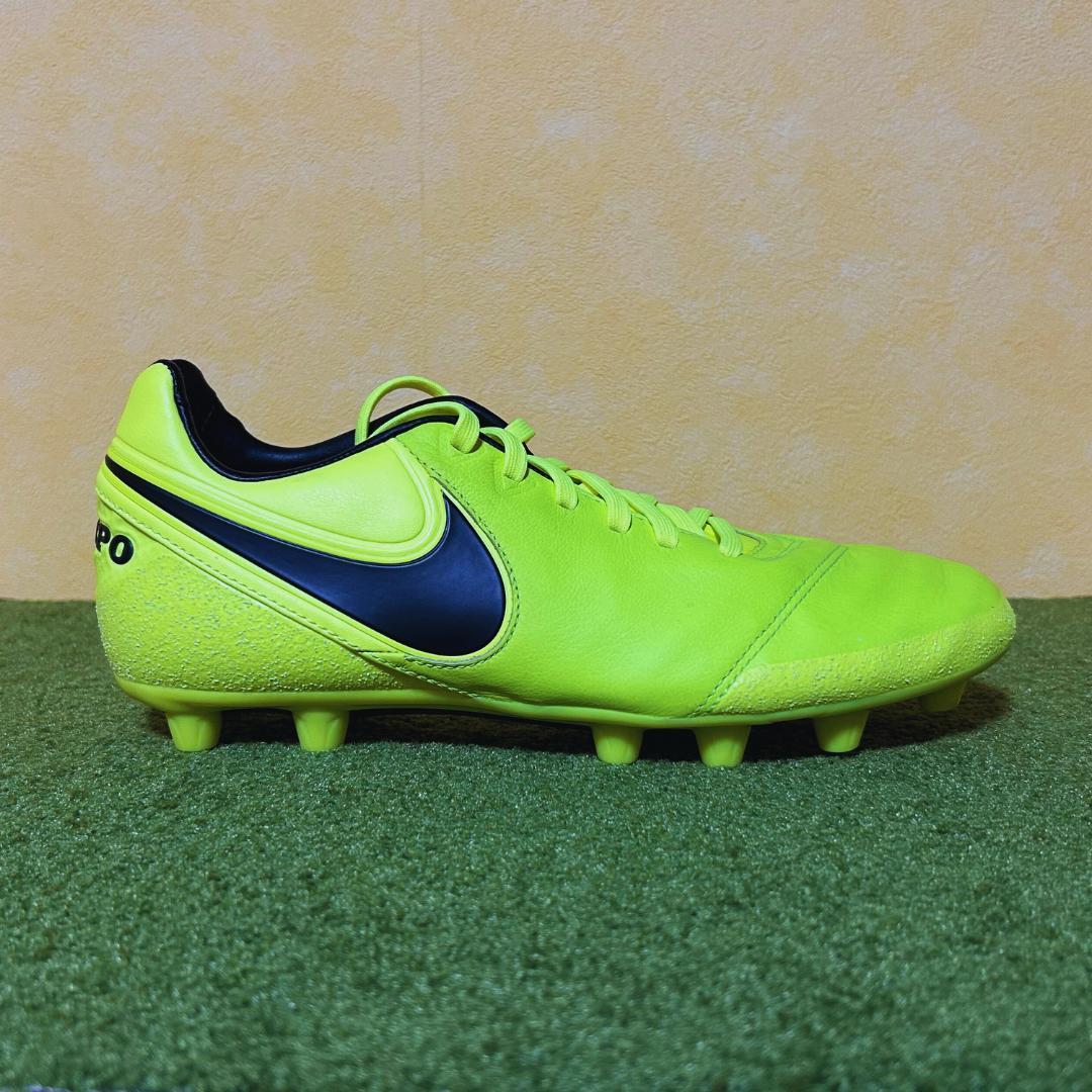 新品 未使用 サッカースパイク ナイキ ティエンポ HG 激レア 25.0cm