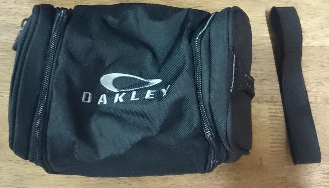 お手軽購入　ディスプレイ内蔵ゴーグル OAKLEY AIRWAVE 1.5