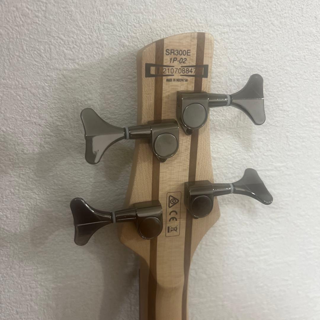 ❤️メンテナンス済❤️ibanez ベース SR300E 1P-02 ホワイト　白