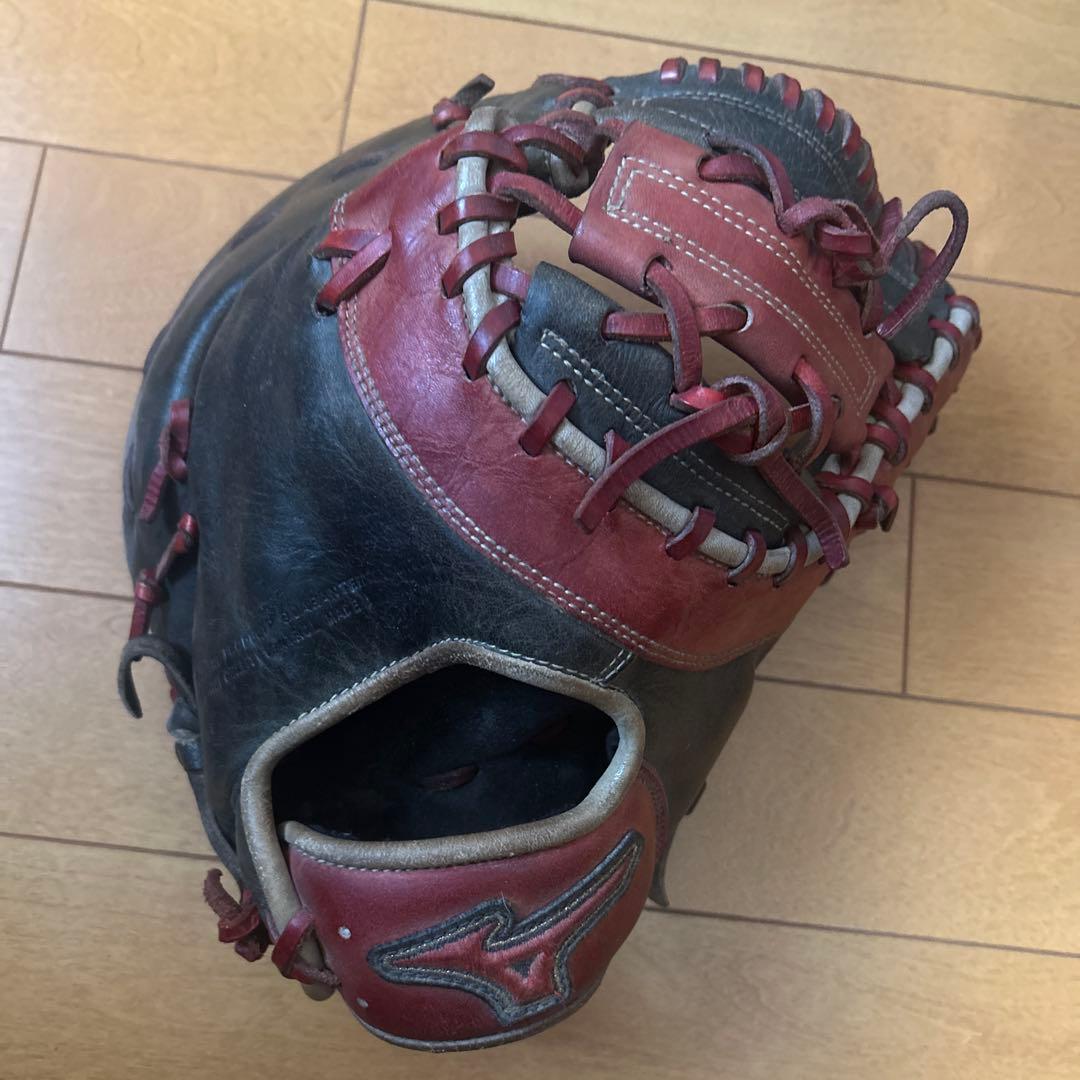 Mizuno 軟式グローブ 黒 赤　ファーストミット