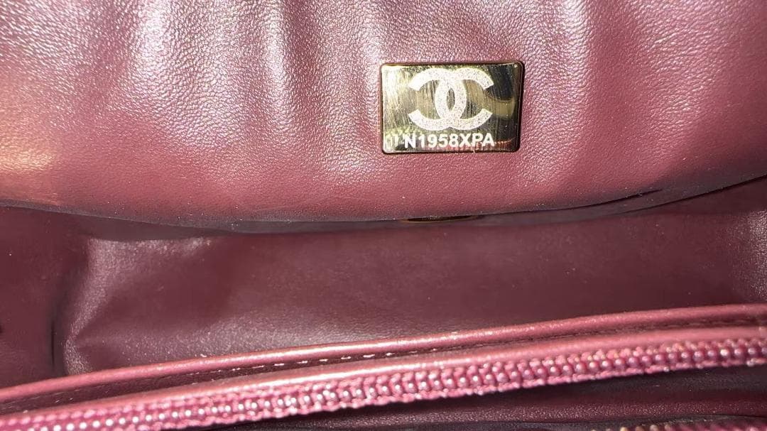 ブラックレザー ショルダーバッグ CF 20*12*6CM