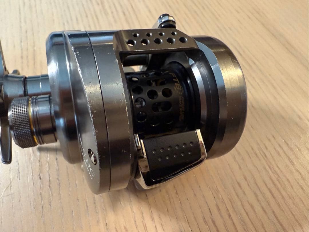 SHIMANO CALCUTTA CONQUEST BFS HG 左ハンドル