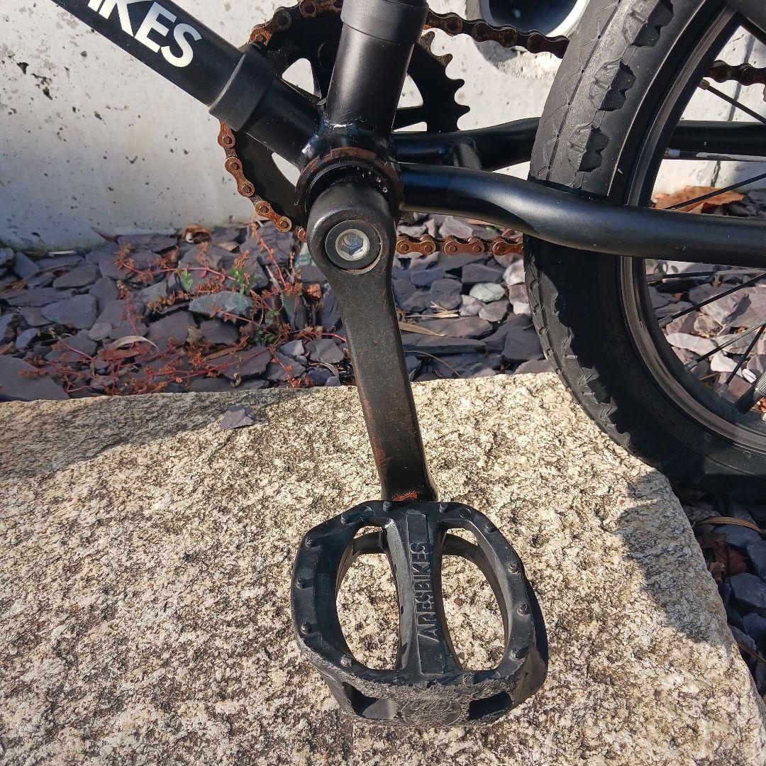 【補助輪付き】Ares Bikes 16インチ マットブラック