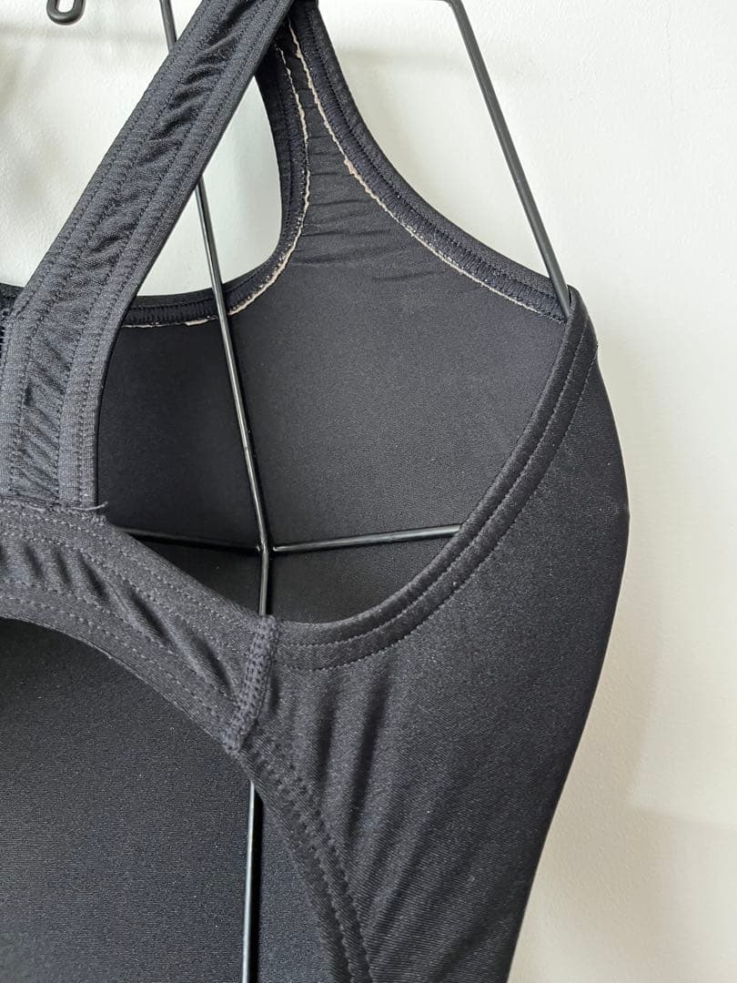 競泳水着スピード ライフガード水着 やや光沢黒 シャーリング加工水着ピーチヒップ