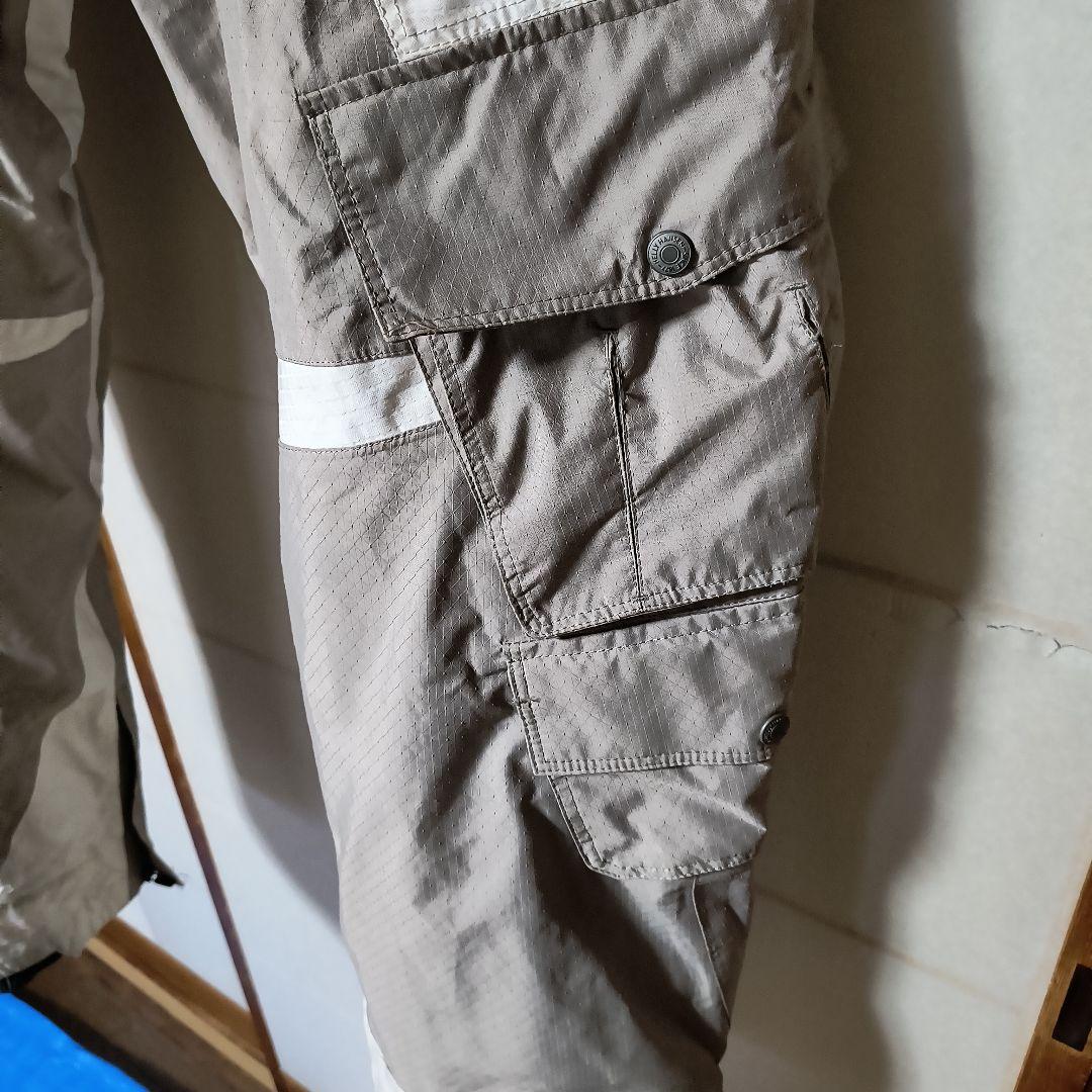 スノボウェア 迷彩ジャケットとパンツセット