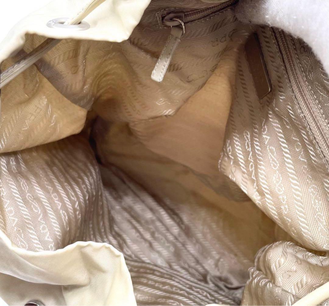 美品　プラダ リュック ナイロン レザー 三角ロゴ ベージュ　袋付き