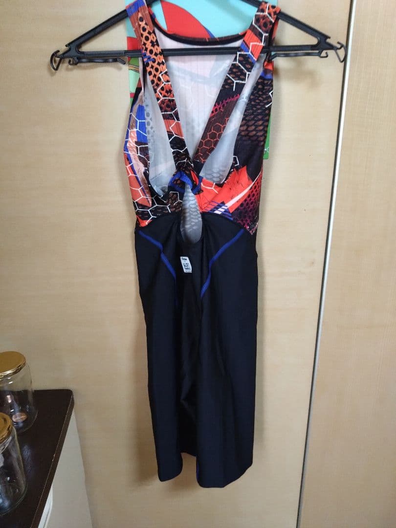 ⑦ BKOR 競泳用水着 赤・黒 ハイネック 残り1枚