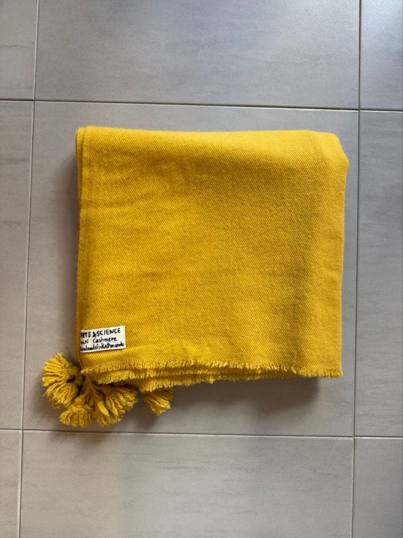 ARTS&SCIENCE『Big tassel shawl」カシミヤショール - メルカリ