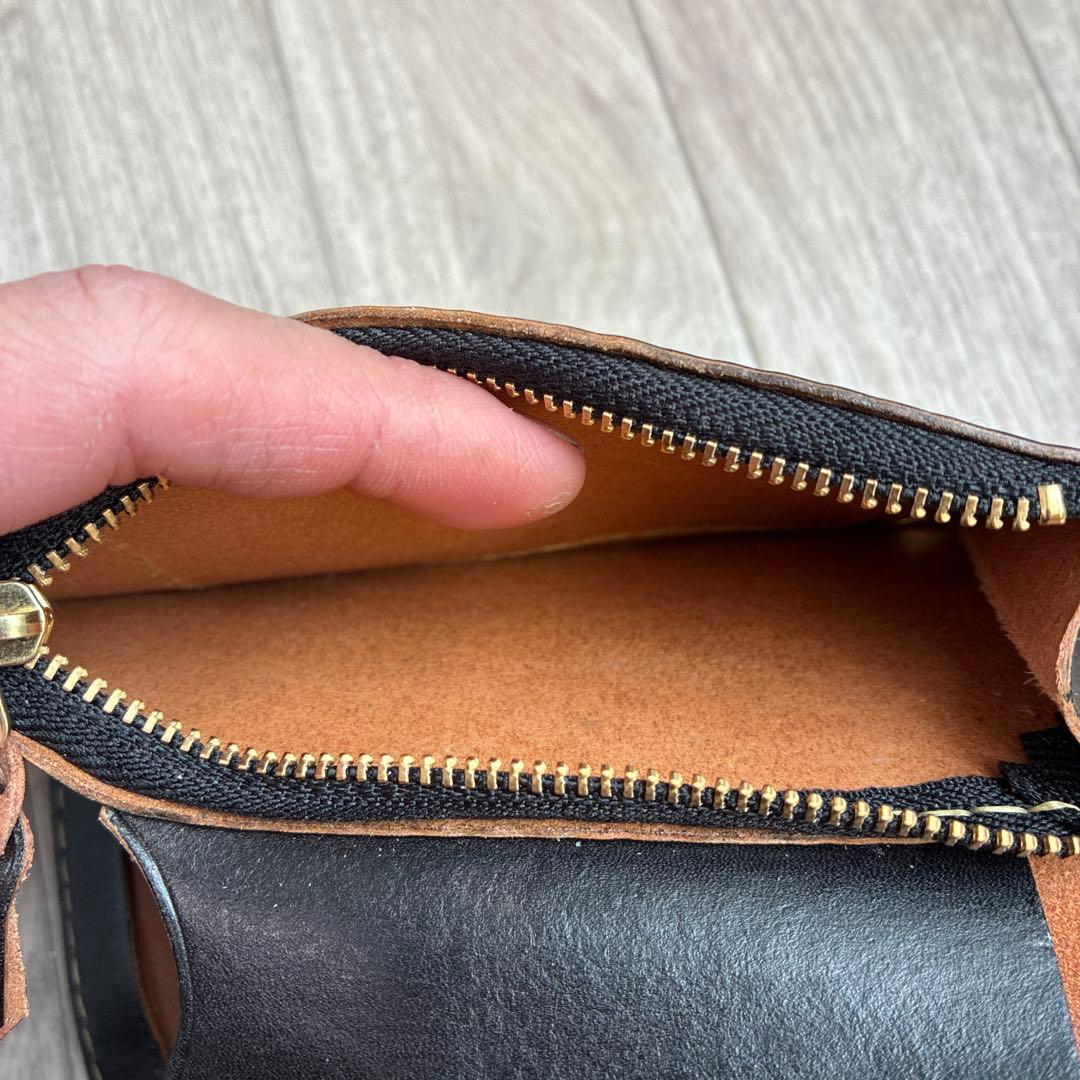 【茶芯ブラック】ミドルトラッカーウォレット　真鍮　お札を折らずに収納
