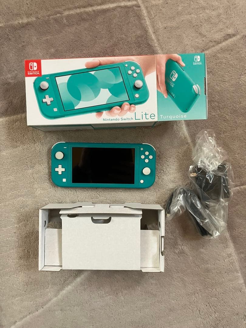 Y*読様 送料負担します⭐︎中古品　Switchライト　ターコイズ　付属品揃って
