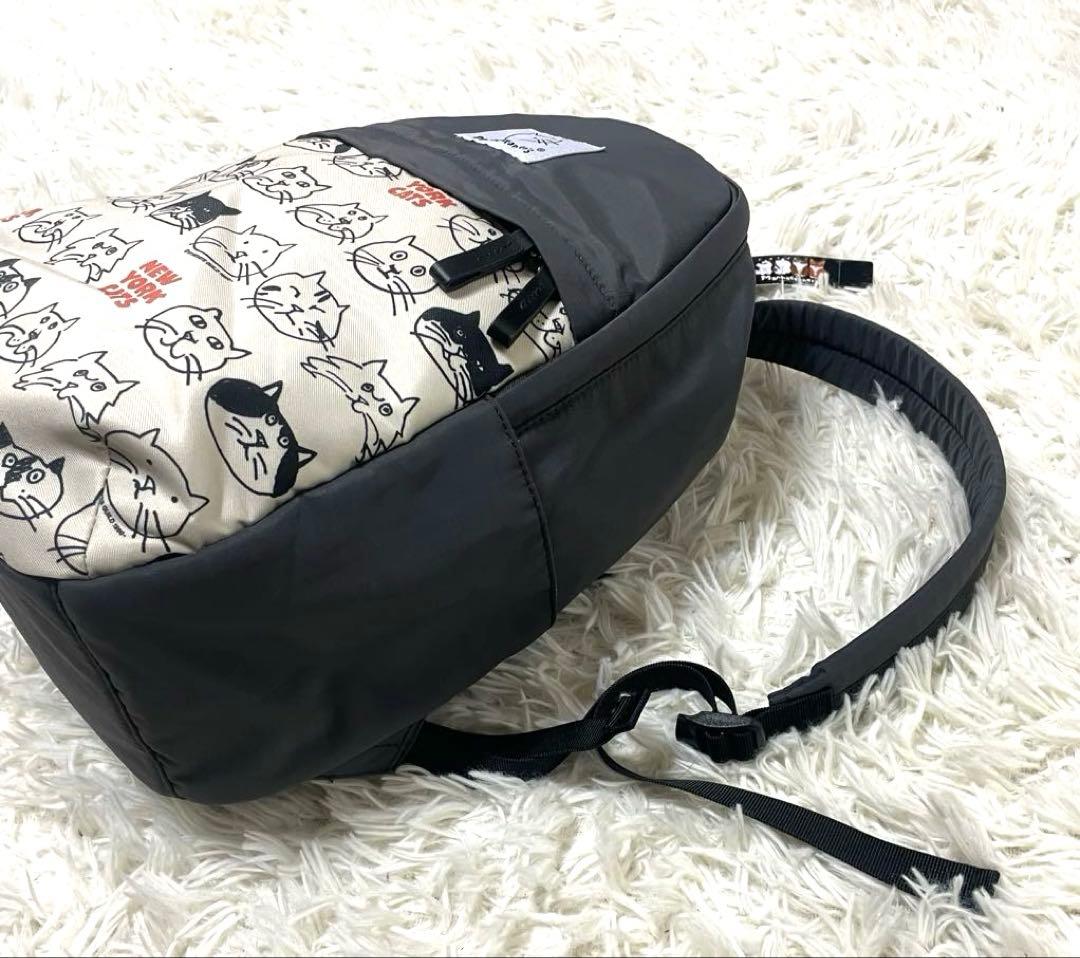 新品未使用　マンハッタナーズ リュックサック 猫柄 超軽量　現行品