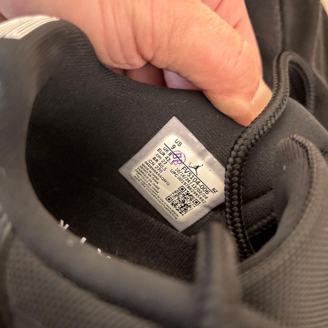 NIKE(ナイキ) エアジョーダン 11 ロウ ブラック/レッド