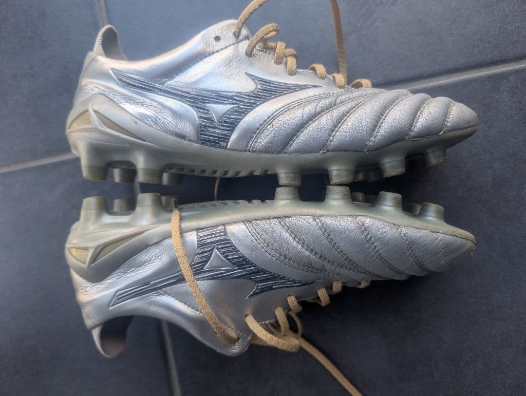 モレリアネオ4　シルバー　23.5cm