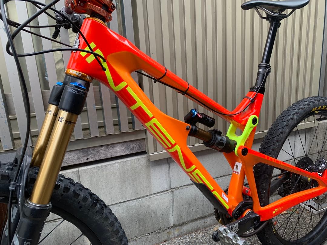 INTENSE TRACER 275 Mサイズ FOX カーボン インテンス