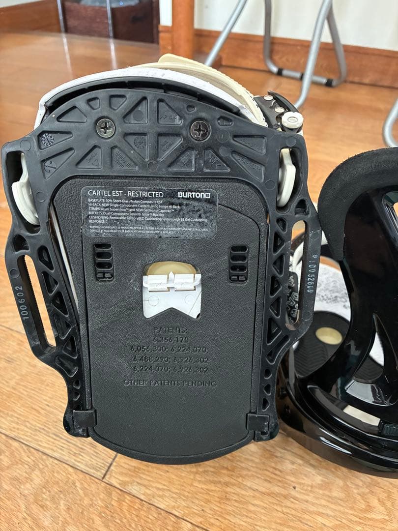 BURTON CARTELビンディングEST