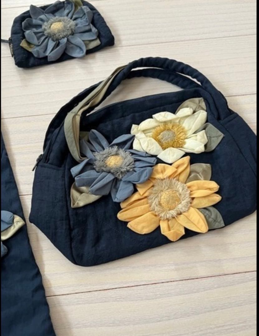 ポテチーノ可愛いお花が付いているエプロンお揃いバッグカードケース