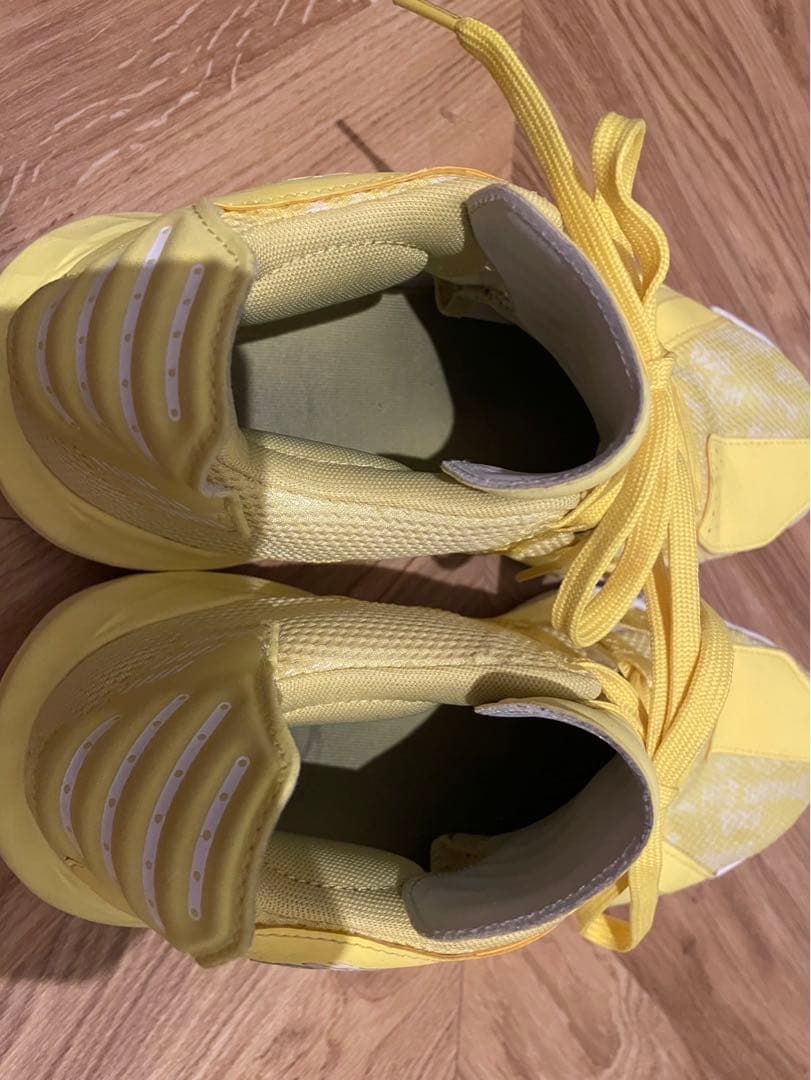 値段交渉可！【レアカラー！】アディダス デイム6